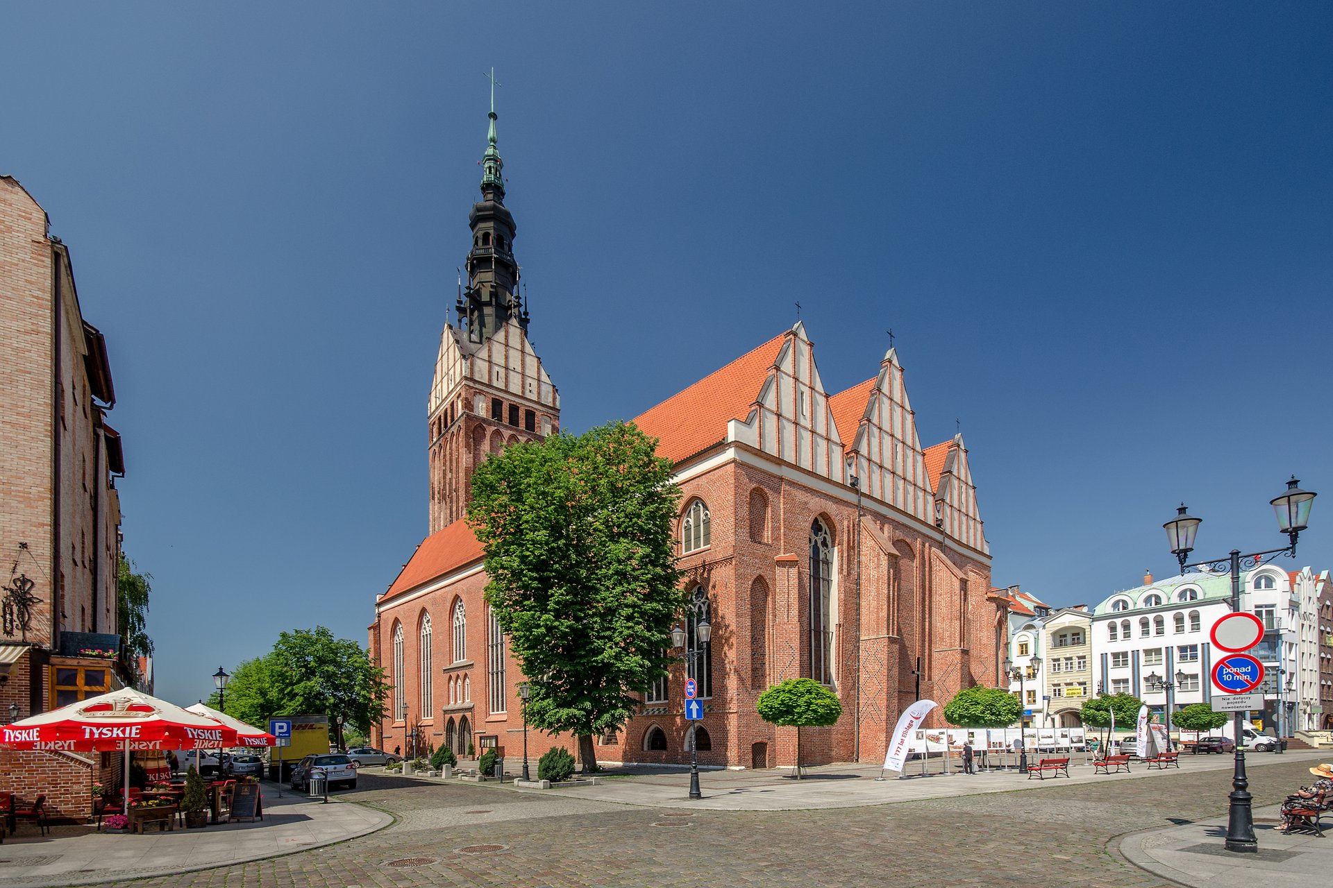 3 linie, 2 zakłady w Elblągu